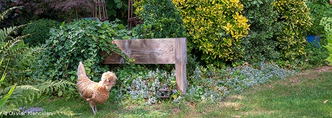 Le portillon entre l'agora et le potager
