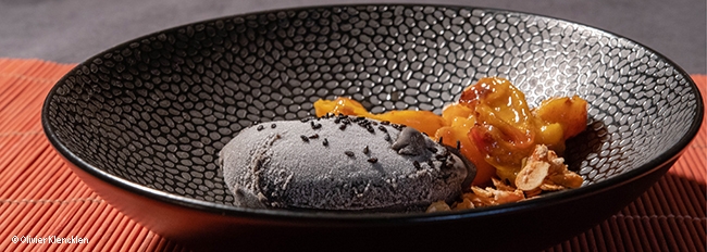 Glace au sésame noir